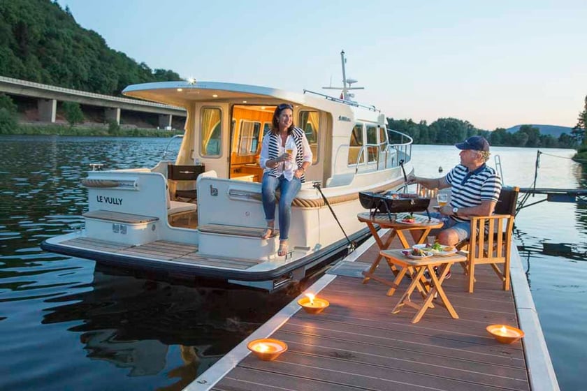 Kinrooi Motorjacht Cabine 1  2  slaapplaatsen 4  gasten 10.4 m Lijstnummer: #28216 4