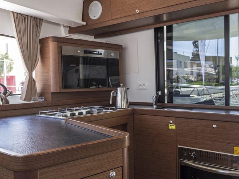 Trogir Catamarán Cabina 4  12  literas 12  invitados 12.8 m Número de anuncio: #28218 2