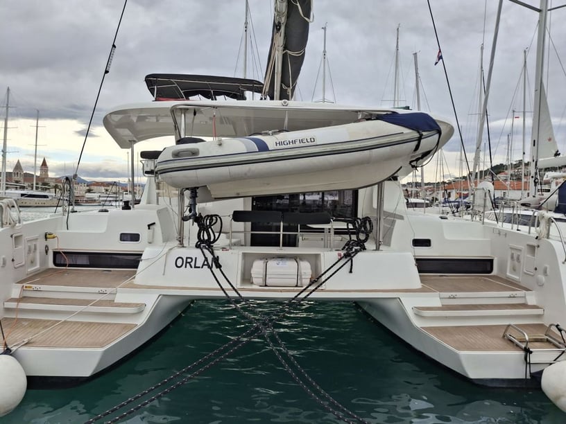 Trogir Catamaran 4 cabin 12 berths 12 guests 12.8 m Listing Number: #28218