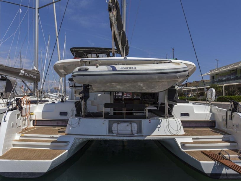 Trogir Catamarán Cabina 4  12  literas 12  invitados 12.8 m Número de anuncio: #28218