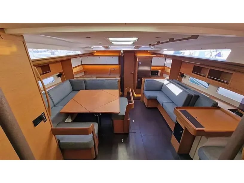 Syrakus  Segelboot 5 Kabine 14 Liegeplätze 14 Gäste 17.15 m Nummer des Inserats: #28222 2