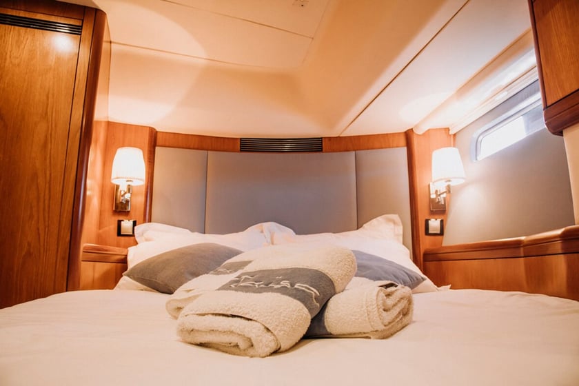 Corfu Yelkenli 3 kabin Konaklama 6 kişi Seyir 6 kişi 19.33 m İlan No: #28224 4