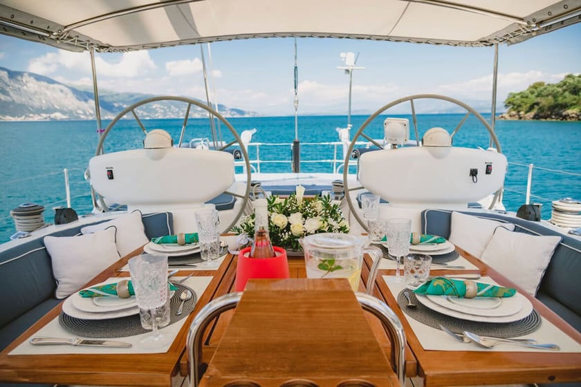 Corfu Yelkenli 3 kabin Konaklama 6 kişi Seyir 6 kişi 19.33 m İlan No: #28224 3