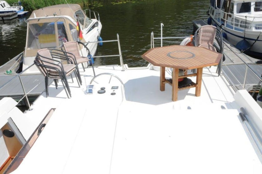 Lübz Lancha motora Cabina 3  6  literas 12  invitados 12.63 m Número de anuncio: #28242 5