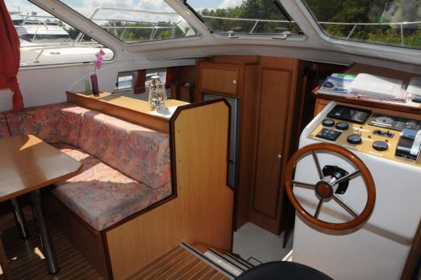 Lübz Lancha motora Cabina 3  6  literas 12  invitados 12.63 m Número de anuncio: #28242 3