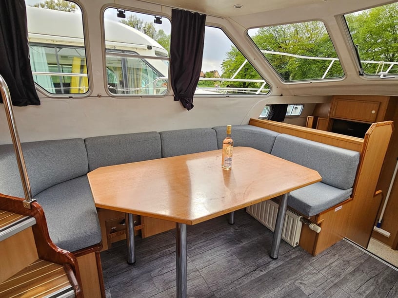 Lübz Motorboot Cabine 3  6  slaapplaatsen 12  gasten 10.71 m Lijstnummer: #28243 2