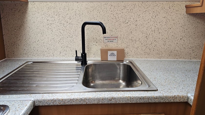 Lübz Motorboot Cabine 3  6  slaapplaatsen 12  gasten 10.71 m Lijstnummer: #28243 4