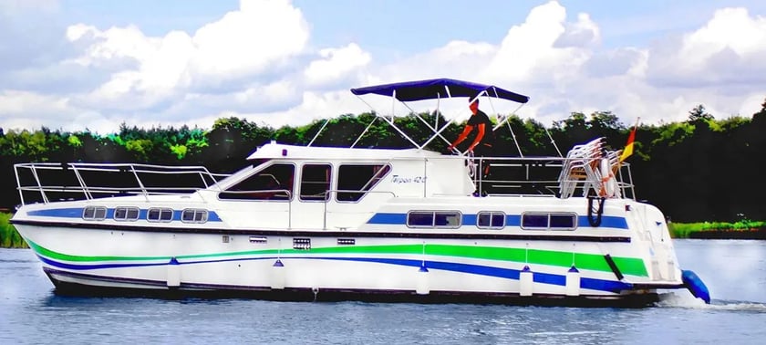 Lübz Lancha motora Cabina 4  8  literas 12  invitados 12.63 m Número de anuncio: #28245 3