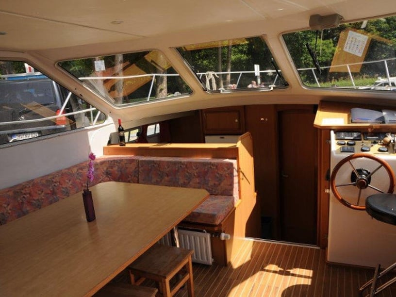 Lübz Lancha motora Cabina 4  8  literas 12  invitados 12.63 m Número de anuncio: #28245 2