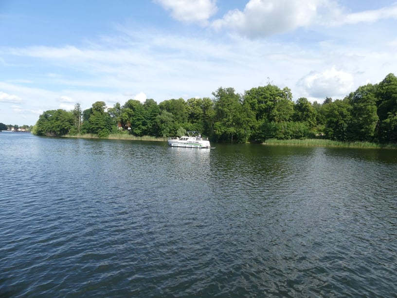 Lübz Lancha motora Cabina 4  8  literas 12  invitados 12.63 m Número de anuncio: #28251 3