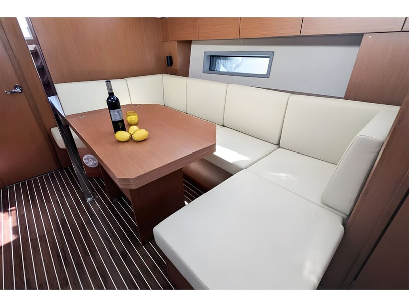 Palma de Mallorca Zeilboot Cabine 3  6  slaapplaatsen 6  gasten 12.4 m Lijstnummer: #28260 2