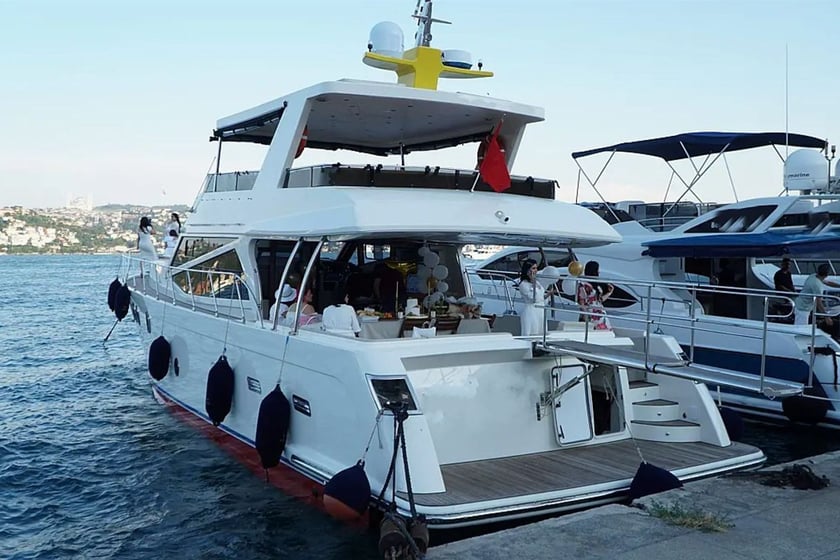 İstanbul Motoryat  Konaklama 2 kişi Seyir 29 kişi 18.05 m İlan No: #28266 2