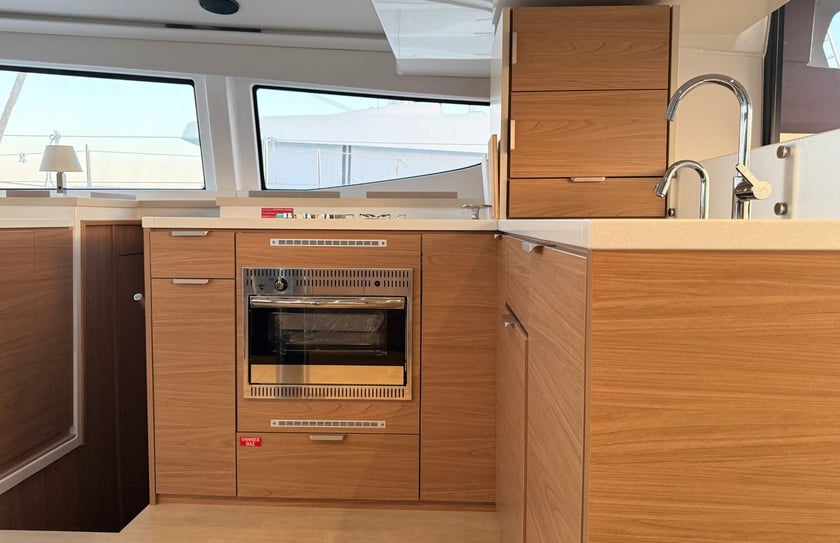 Nea Peramos - Attica Catamaran Cabine 6  12  slaapplaatsen 12  gasten 14.82 m Lijstnummer: #28284 4
