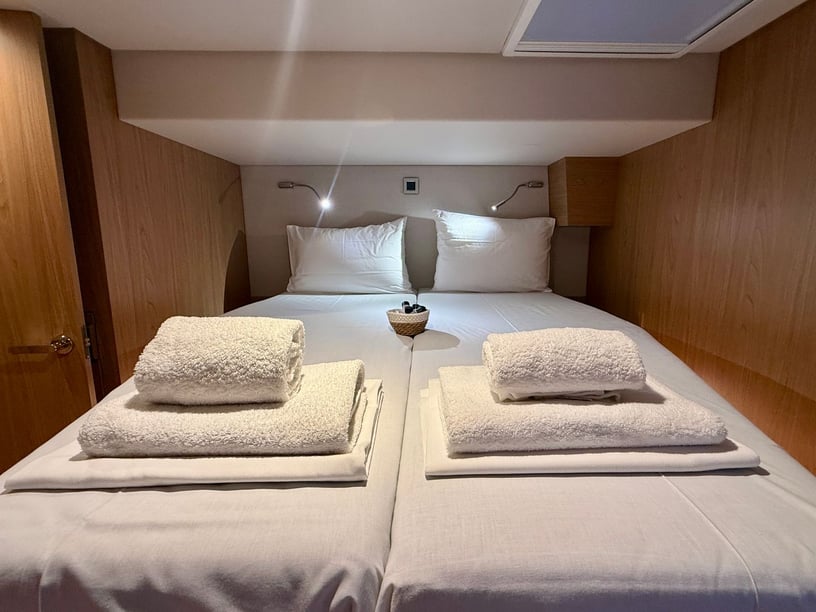 Nea Peramos - Attica Catamaran Cabine 6  12  slaapplaatsen 12  gasten 14.82 m Lijstnummer: #28284 3
