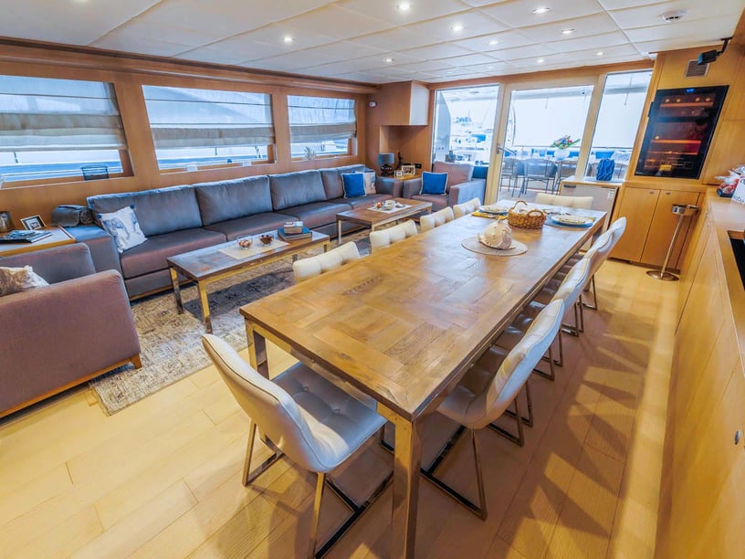 Gesplitst Motorjacht Cabine 5  10  slaapplaatsen 10  gasten 28 m Lijstnummer: #28295 2