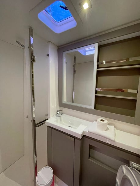 Olbia Katamaran 5 kabin Konaklama 11 kişi Seyir 11 kişi 13.45 m İlan No: #28297 4