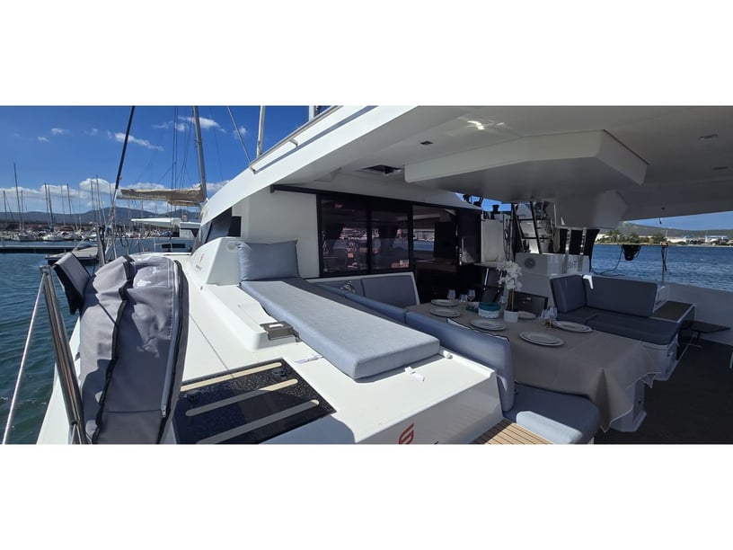 Olbia Katamaran 5 kabin Konaklama 11 kişi Seyir 11 kişi 13.45 m İlan No: #28297