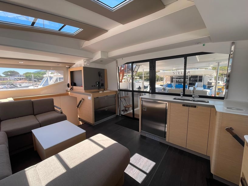 Olbia Katamaran 5 kabin Konaklama 11 kişi Seyir 11 kişi 13.45 m İlan No: #28297 3