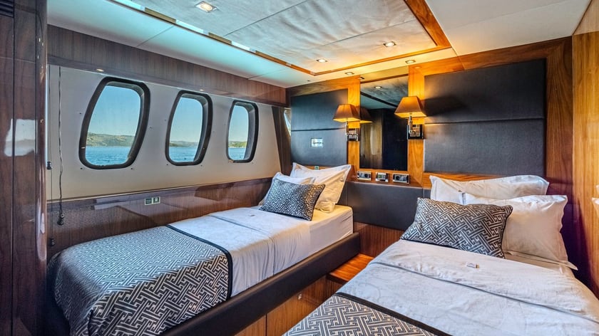 Trogir Motor Yacht 5 cabin 10 berths 10 guests 33.91 m Listing Number: #28306 4