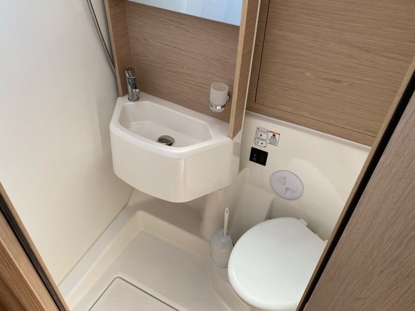 Salerno Segelboot 5 Kabine 13 Liegeplätze 13 Gäste 15.94 m Nummer des Inserats: #28326 4