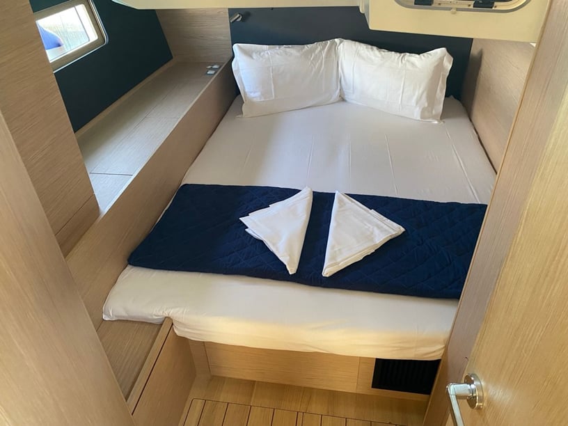 Salerno Segelboot 5 Kabine 13 Liegeplätze 13 Gäste 15.94 m Nummer des Inserats: #28326 3