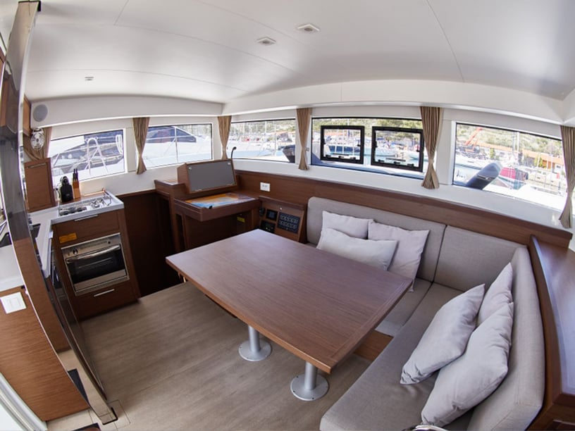 Pula Katamaran 4 Kabine 8 Liegeplätze 8 Gäste 11.74 m Nummer des Inserats: #28329 4