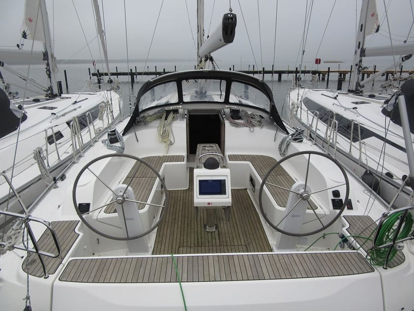 Göteborg Zeilboot Cabine 4  9  slaapplaatsen 9  gasten 14.24 m Lijstnummer: #28345 5