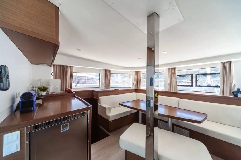 Capo d'Orlando Catamaran 4 cabin 11 berths 11 guests 12.8 m Listing Number: #28348 5