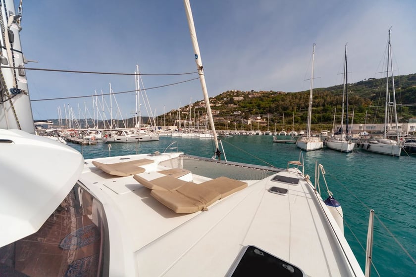 Capo d'Orlando Catamaran 4 cabin 12 berths 12 guests 14.98 m Listing Number: #28349 3