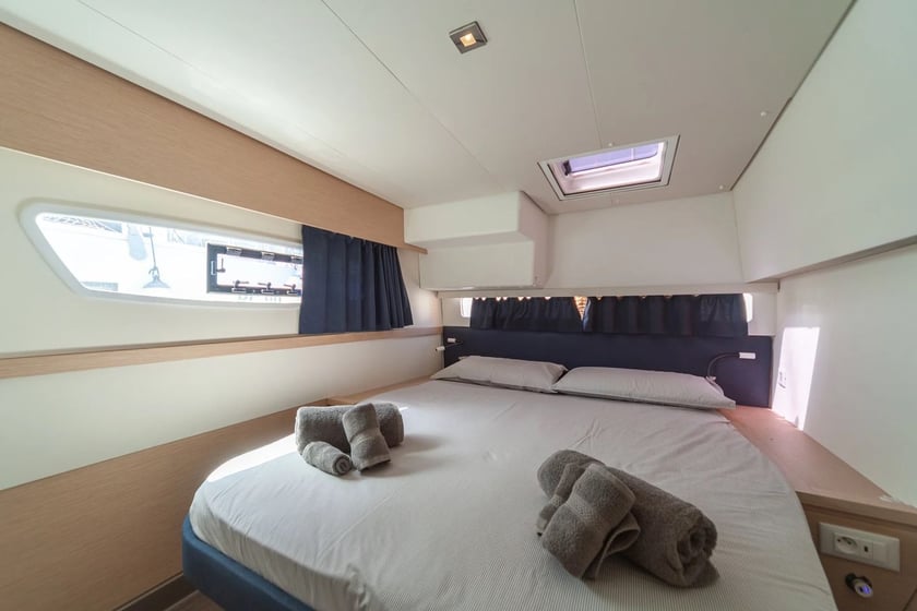 Capo d'Orlando Catamaran 4 cabin 12 berths 12 guests 14.98 m Listing Number: #28349 4