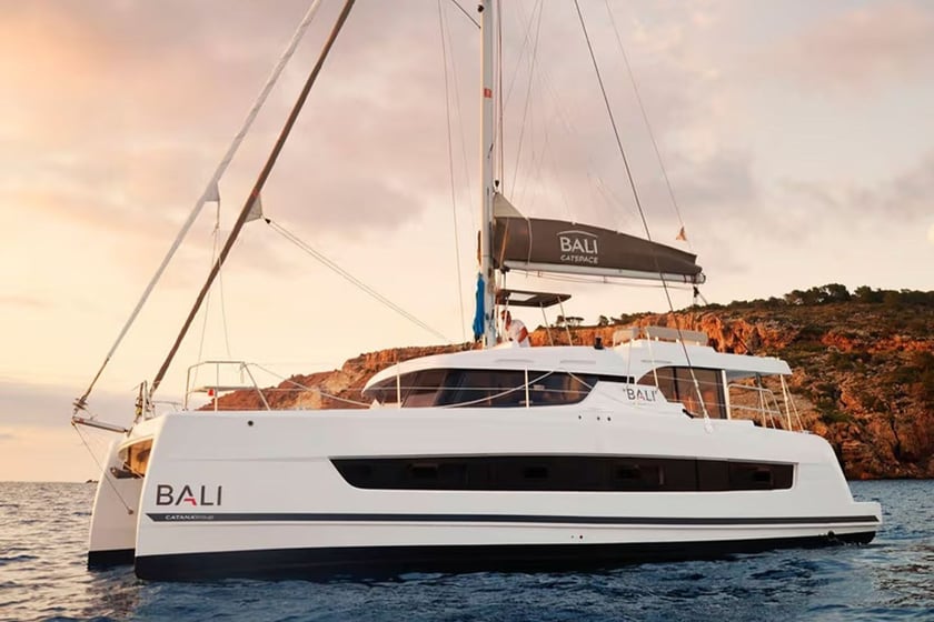 Marmaris Katamaran 4 kabin Konaklama 8 kişi Seyir 8 kişi 12.31 m İlan No: #28350