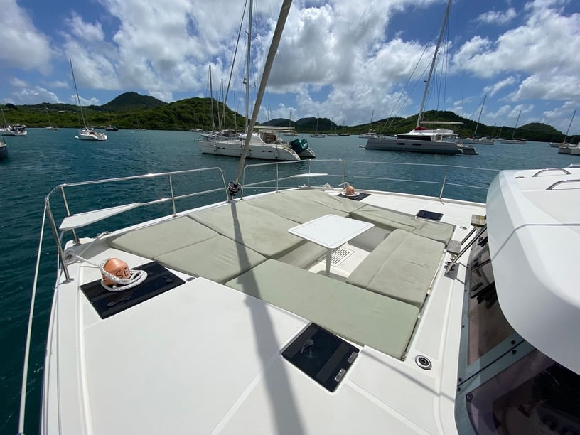 Martinique Catamaran Cabine 4  Couchettes 8  Invités 8  11.78 m Numéro de l'annonce: #28358