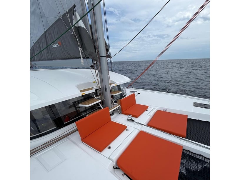 Grimaud Catamaran Cabine 4  10  slaapplaatsen 10  gasten 13.97 m Lijstnummer: #28379