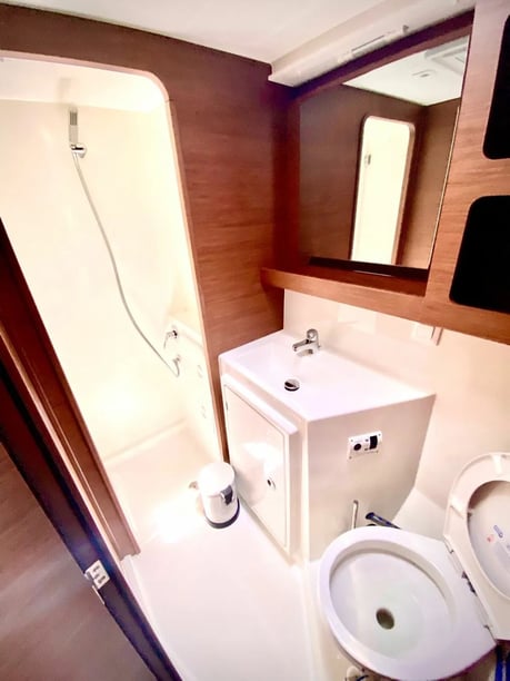 Kanistro - Chalkidiki Catamaran 5 cabin 10 berths 10 guests 12.8 m Listing Number: #28381 4