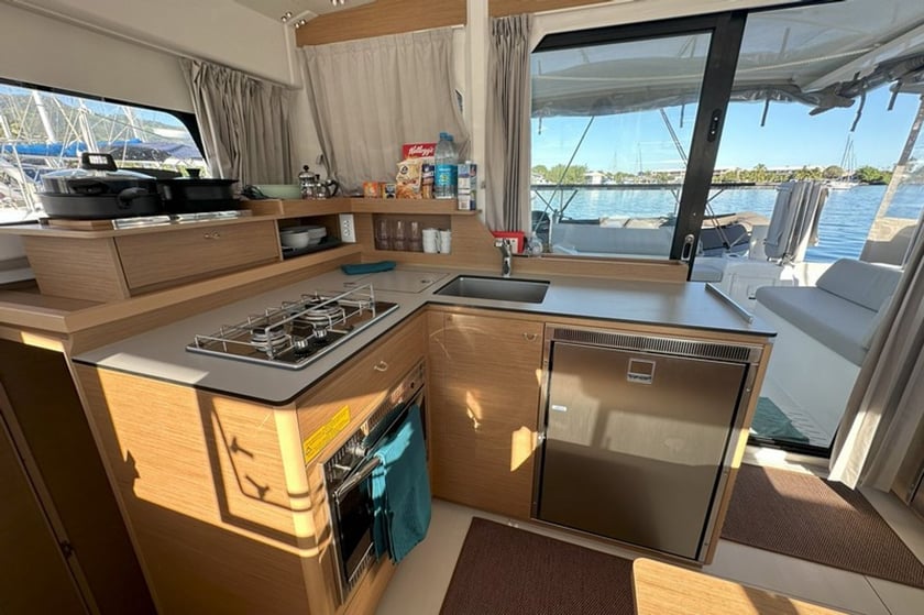 Papeete, Tahití Catamarán Cabina 4  8  literas 8  invitados 11.33 m Número de anuncio: #28389 4