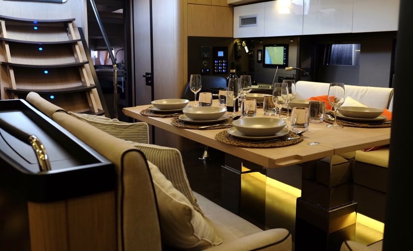 Castiglioncello Barca a vela cabina 3  cuccette 6  6  ospiti 19.07 m Numero dell'inserzione: #28414 3