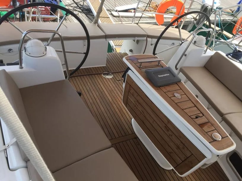 Elefsina Sailboat 5 cabin 10 berths 10 guests 15.94 m Listing Number: #28415 4