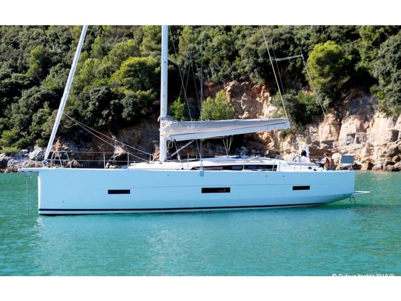 Rosen Segelboot 4 Kabine 12 Liegeplätze 12 Gäste 13.24 m Nummer des Inserats: #28424