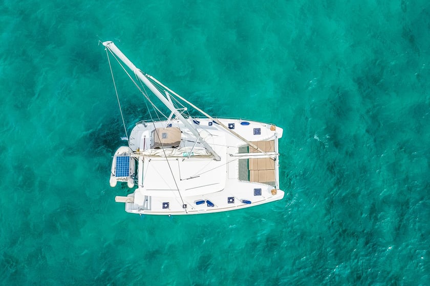 Salamina Katamaran 4 Kabine 10 Liegeplätze 10 Gäste 12.04 m Nummer des Inserats: #28438 5