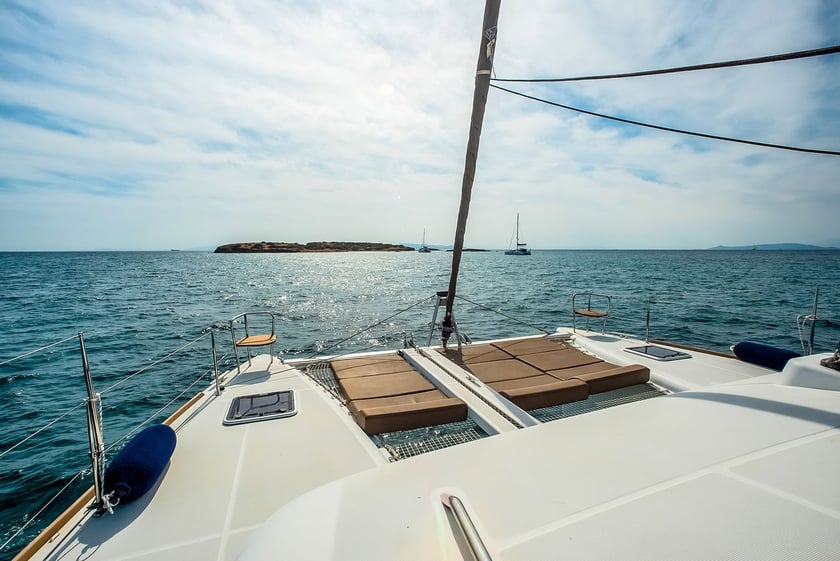 Salamina Katamaran 4 Kabine 10 Liegeplätze 10 Gäste 12.04 m Nummer des Inserats: #28438 4