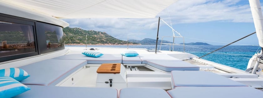 Napels Catamaran Cabine 4  10  slaapplaatsen 10  gasten 14.5 m Lijstnummer: #28446 3