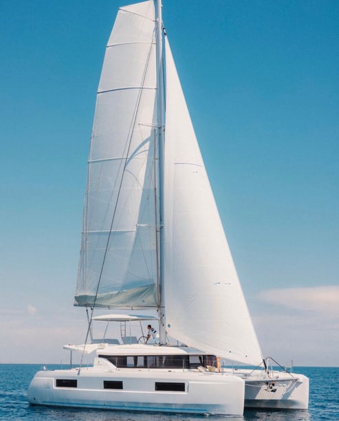 Napels Catamaran Cabine 4  10  slaapplaatsen 10  gasten 14.5 m Lijstnummer: #28446