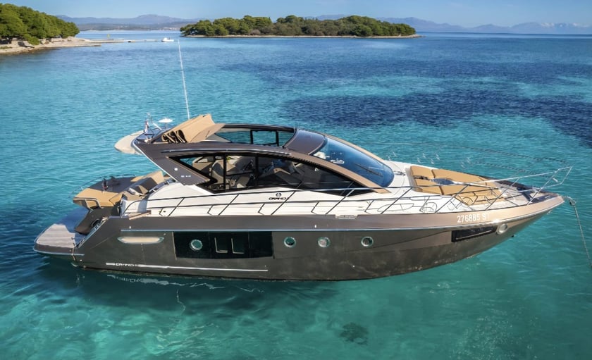 Split Bateau à moteur Cabine 2  Couchettes 6  Invités 6  13.82 m Numéro de l'annonce: #28449 4