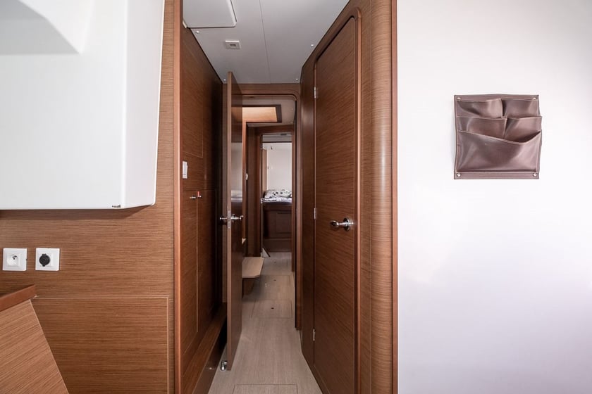 Skiathos Catamaran 5 cabin 12 berths 12 guests 12.94 m Listing Number: #28452 4