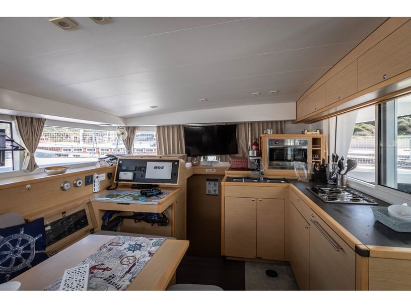 La Spezia Catamaran 4 cabin 10 berths 10 guests 11.97 m Listing Number: #28455 2