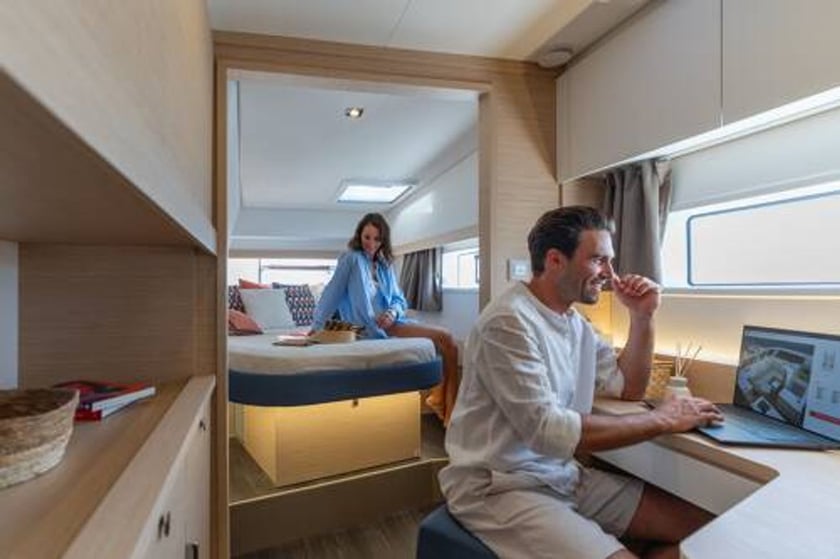 Palma de Mallorca Catamarán Cabina 4  8  literas 8  invitados 13.26 m Número de anuncio: #28465 3