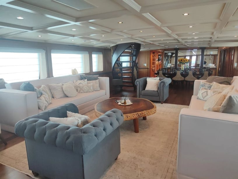 Athene Motorjacht Cabine 6  12  slaapplaatsen 12  gasten 47.5 m Lijstnummer: #28478 5