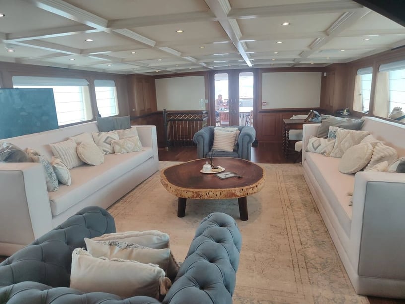 Athene Motorjacht Cabine 6  12  slaapplaatsen 12  gasten 47.5 m Lijstnummer: #28478 4