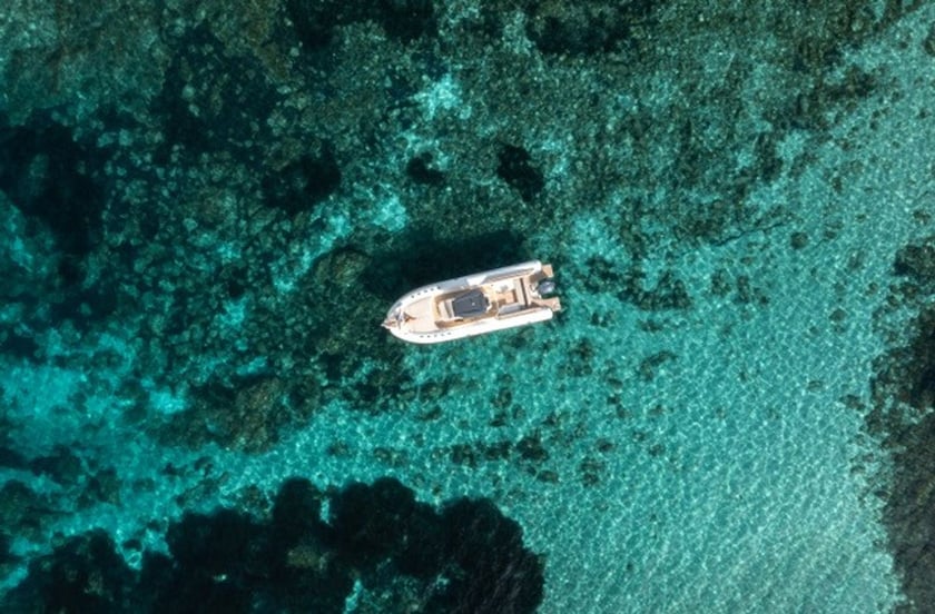 Poltu Quatu Bateau à moteur    9 m Numéro de l'annonce: #28489 2