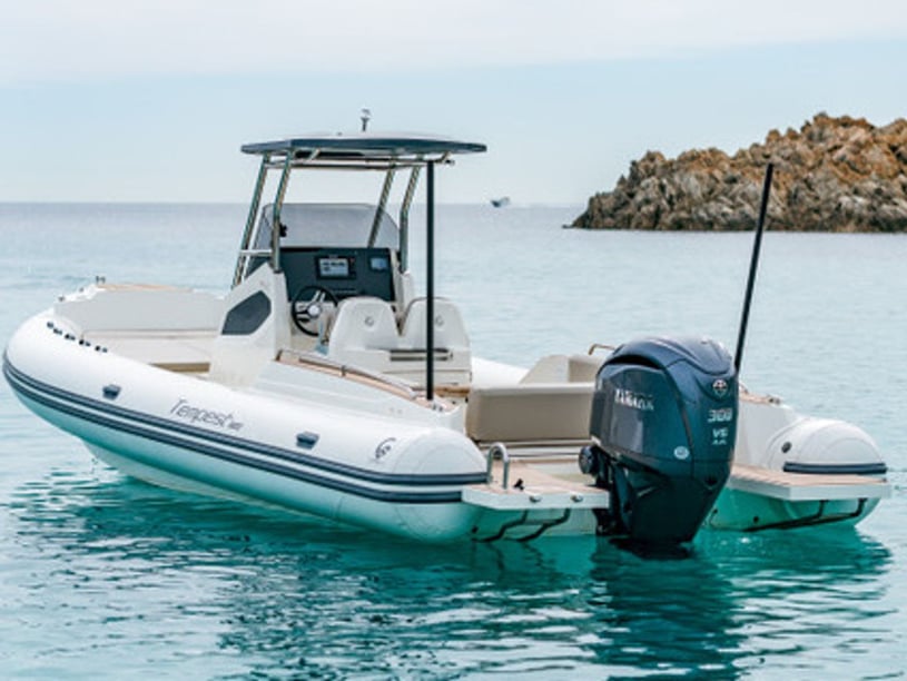 Poltu Quatu Bateau à moteur    9 m Numéro de l'annonce: #28491 2